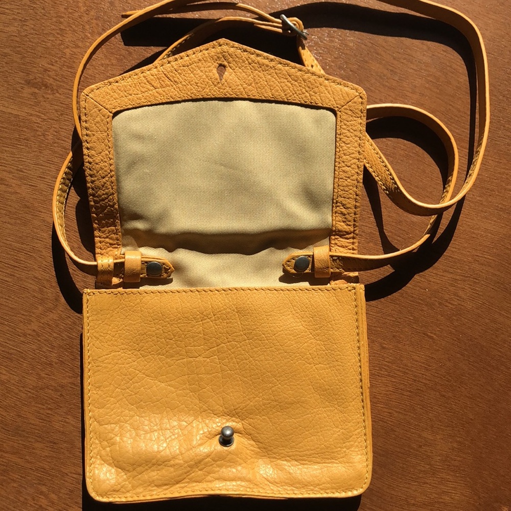LUCKY BRAND crossbody purse - Picture 2 of 6